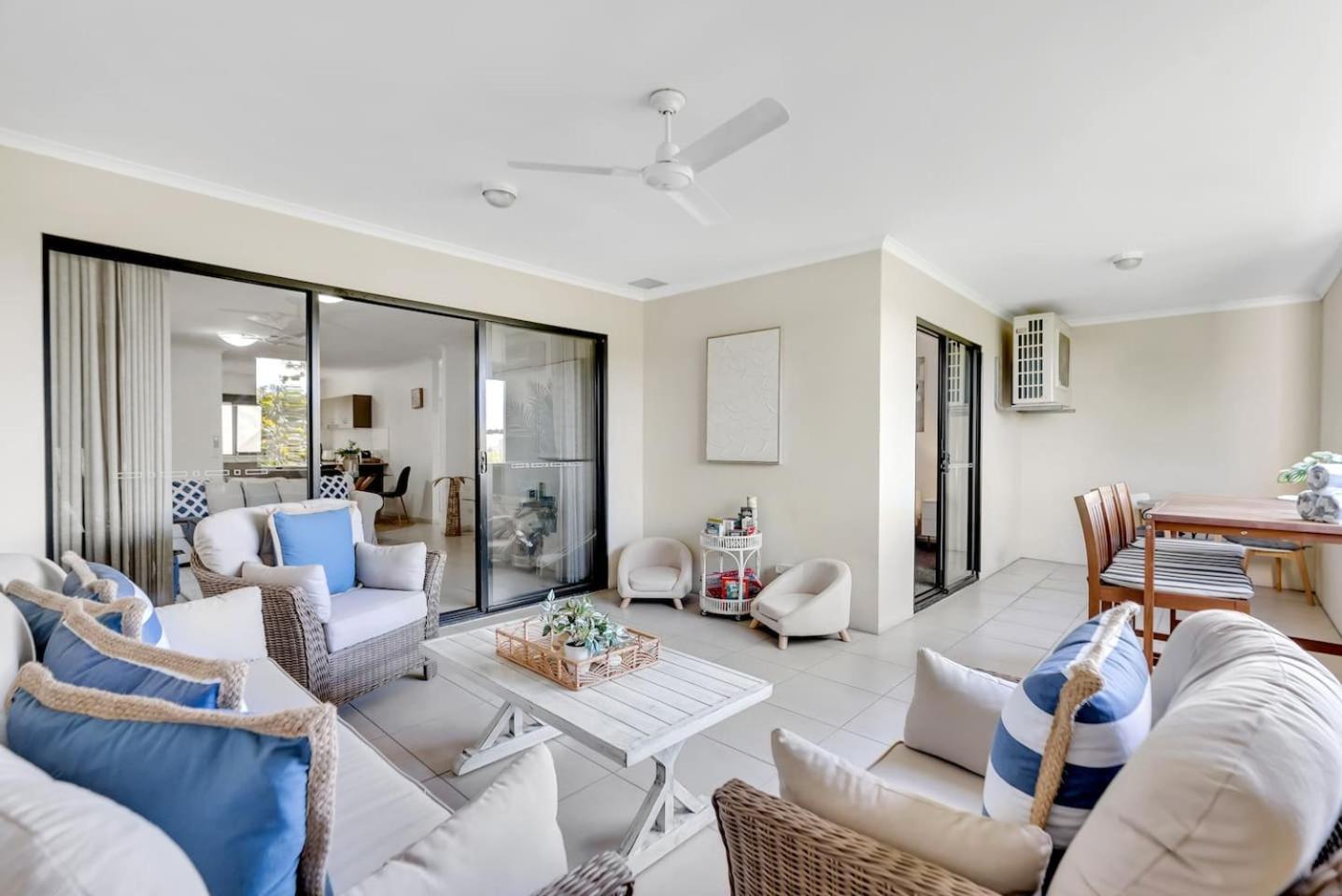 Relaxed Coastal Charm - A Stylish Resort-style Haven