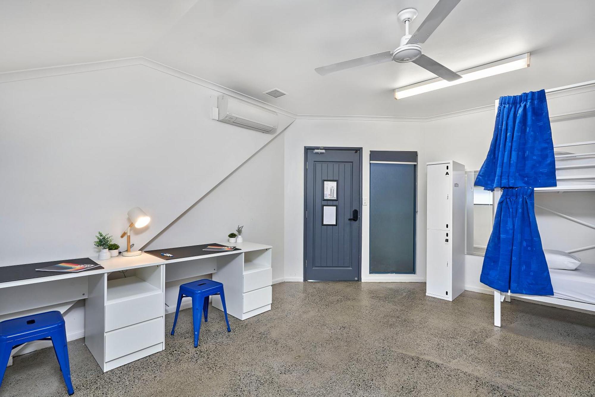 Little Drifter Hostel *