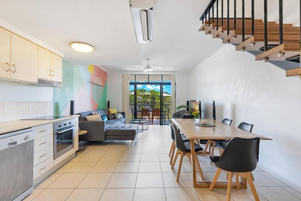 The Loft - Trendy Coastal Charm With Pool