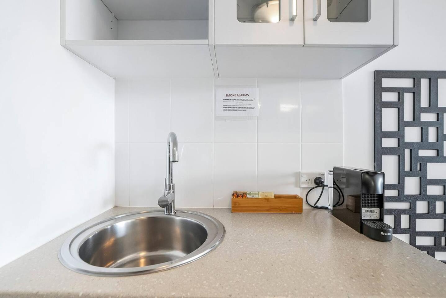 'mcleod Corner' Resort-style Adjacent Apartment *