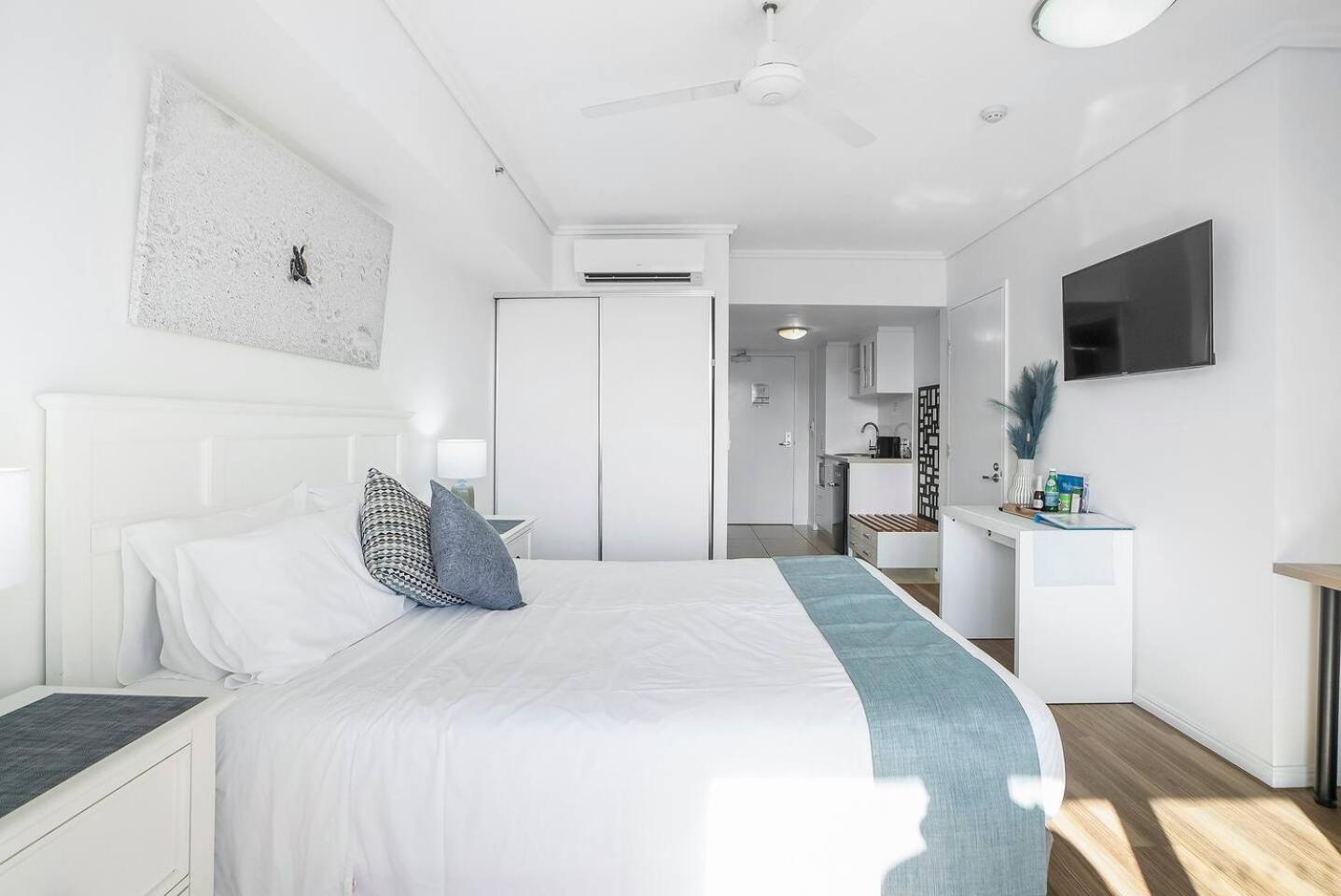 Apartment 'mcleod Corner' Resort-style Adjacent *