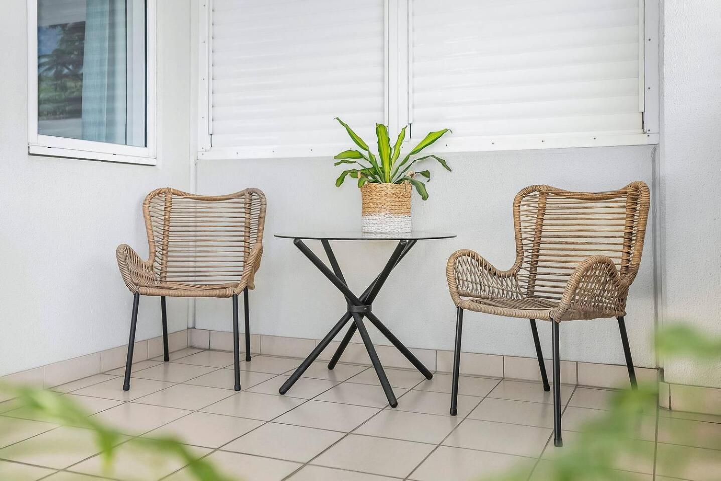 'mcleod Corner' Resort-style Adjacent Apartment Cairns