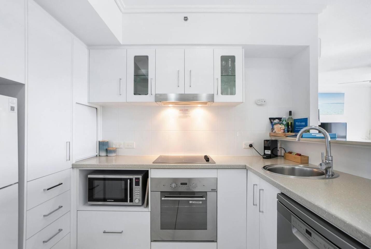 'mcleod Corner' Resort-style Adjacent Apartment *