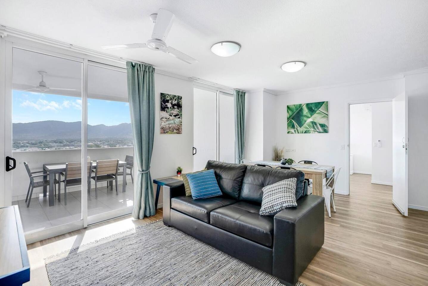 Apartment 'mcleod Corner' Resort-style Adjacent Cairns