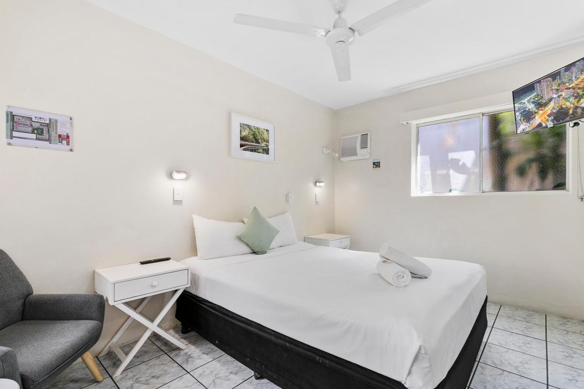 Tropiq Hotel 3*