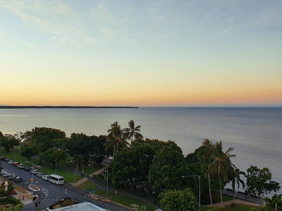 Apartamento Tropical Ocean Sunrises & Magical Mountain Sunsets Cairns