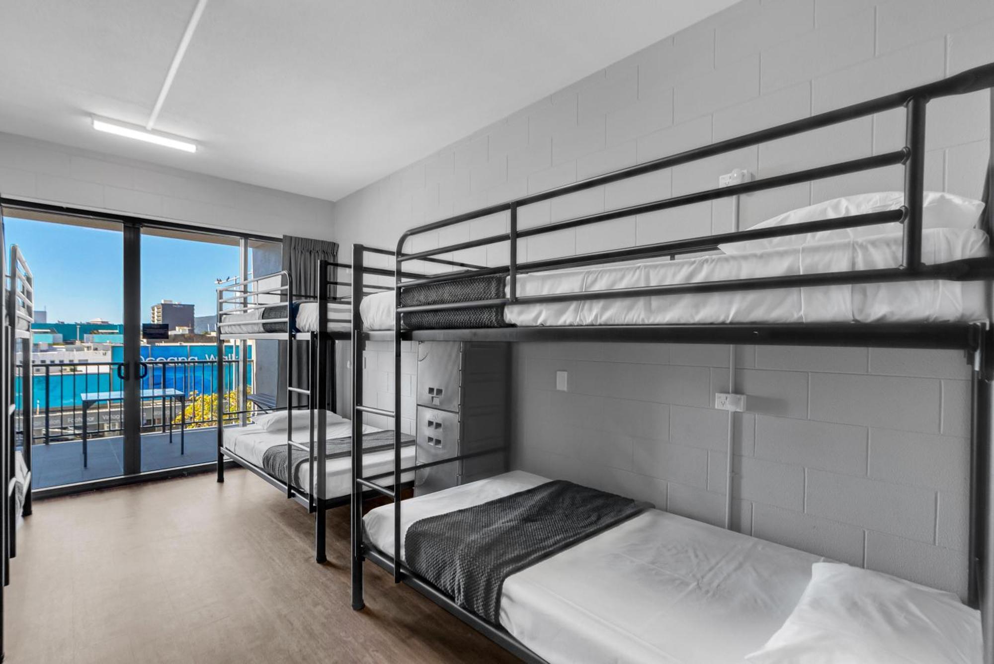 Hostel Gilligan's & Cairns
