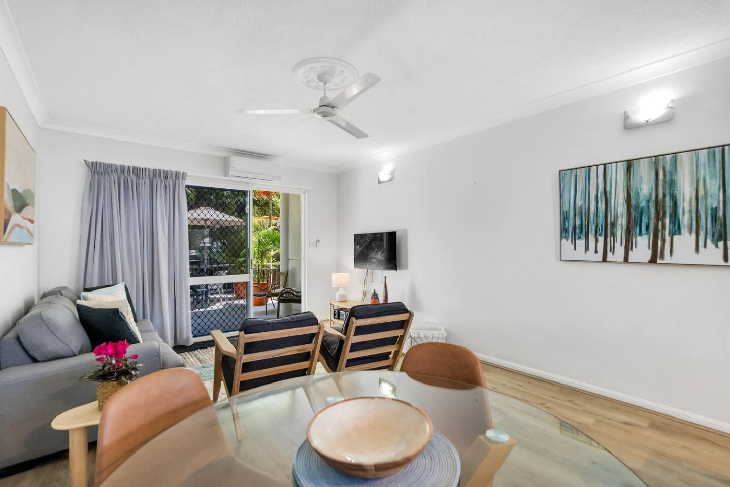 Leafy Solace - A Contemporary Hideaway Apartamento