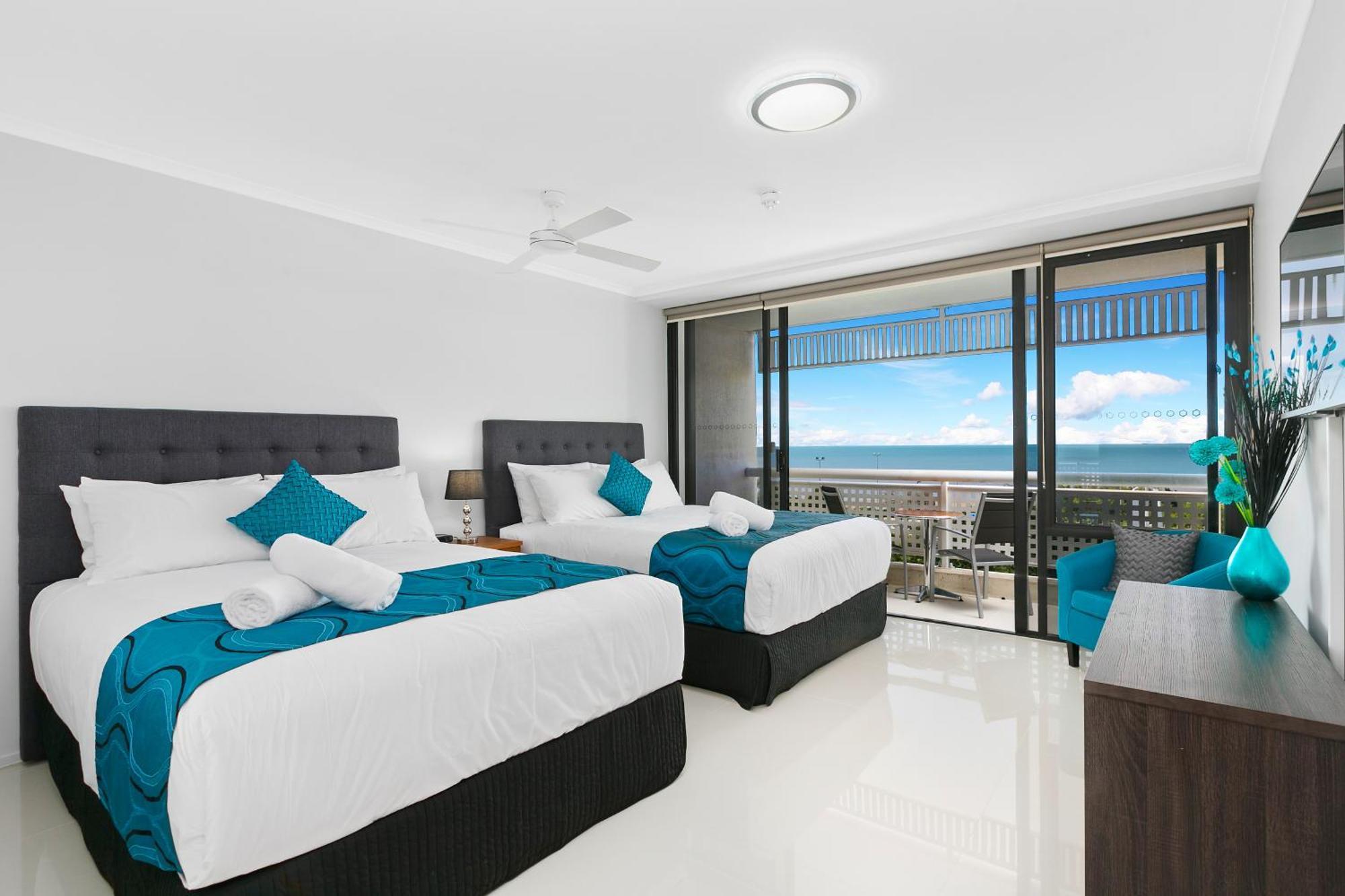 Luxury Waterview Apartment