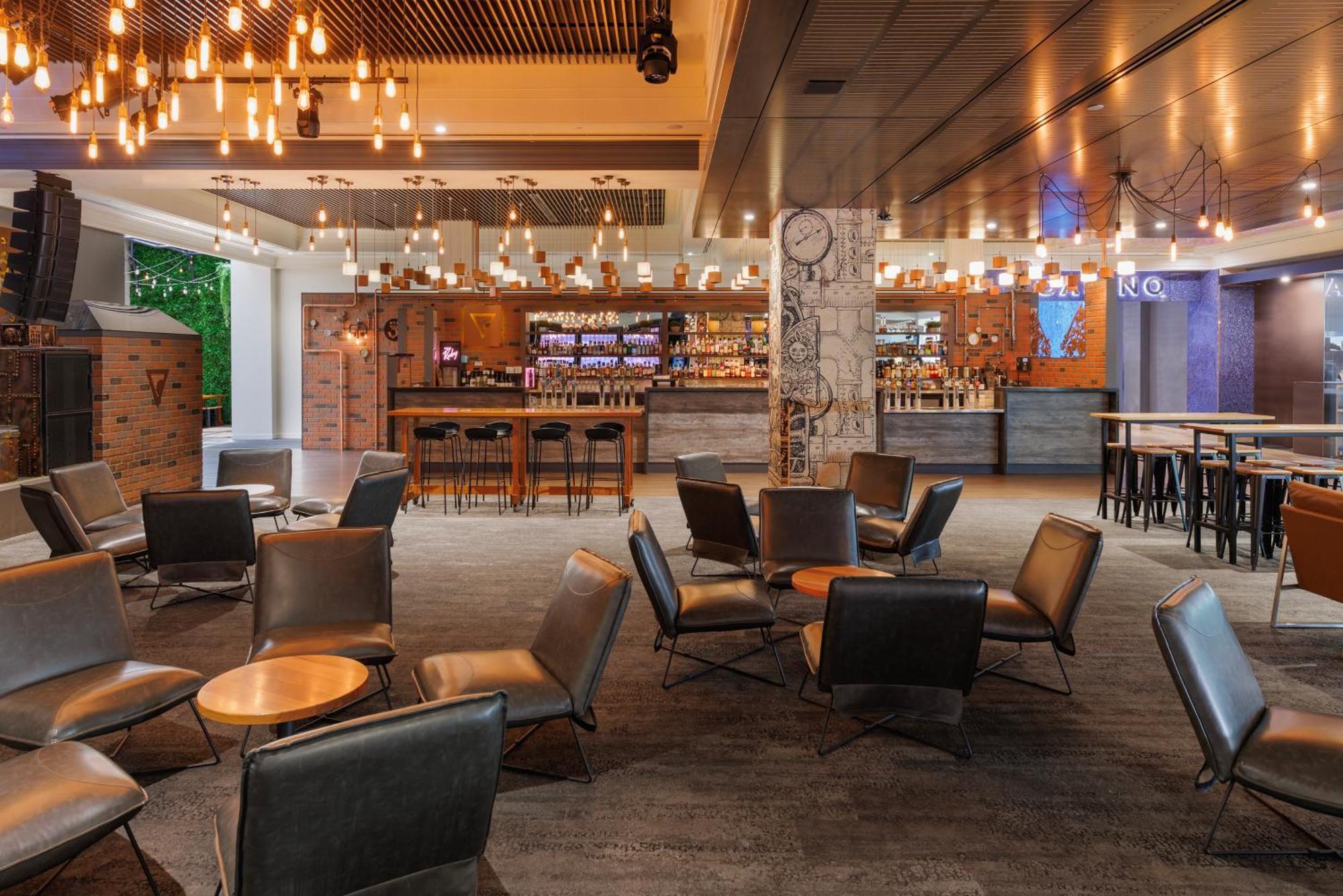 Pullman Reef Casino Hotel 5*