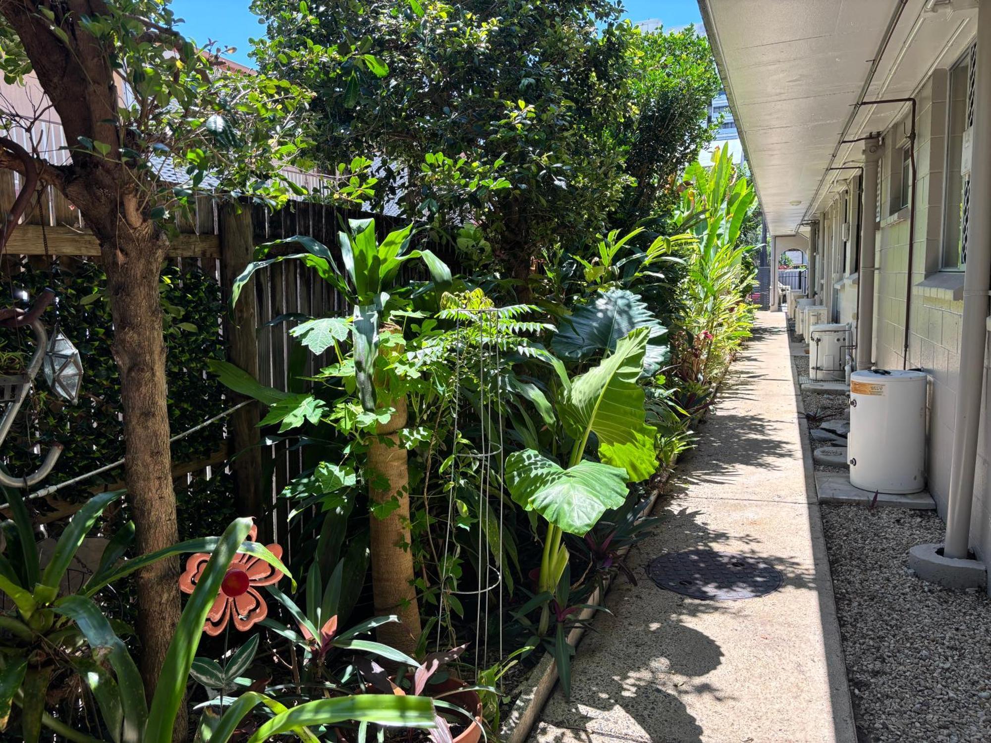 Tropical Ground-floor Retreat Apartamento Cairns