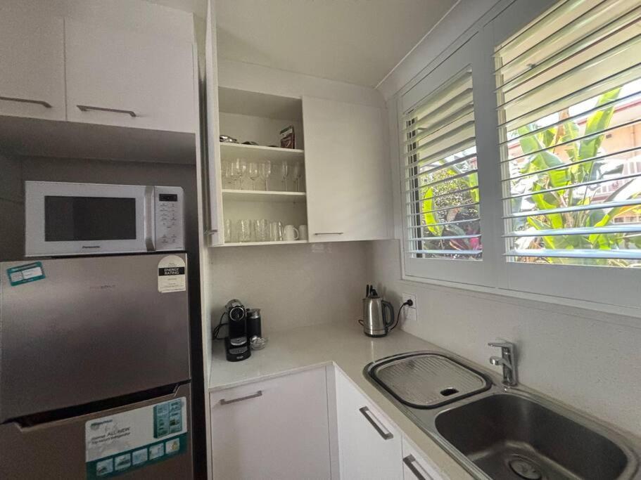 Tropical Ground-floor Retreat Apartamento