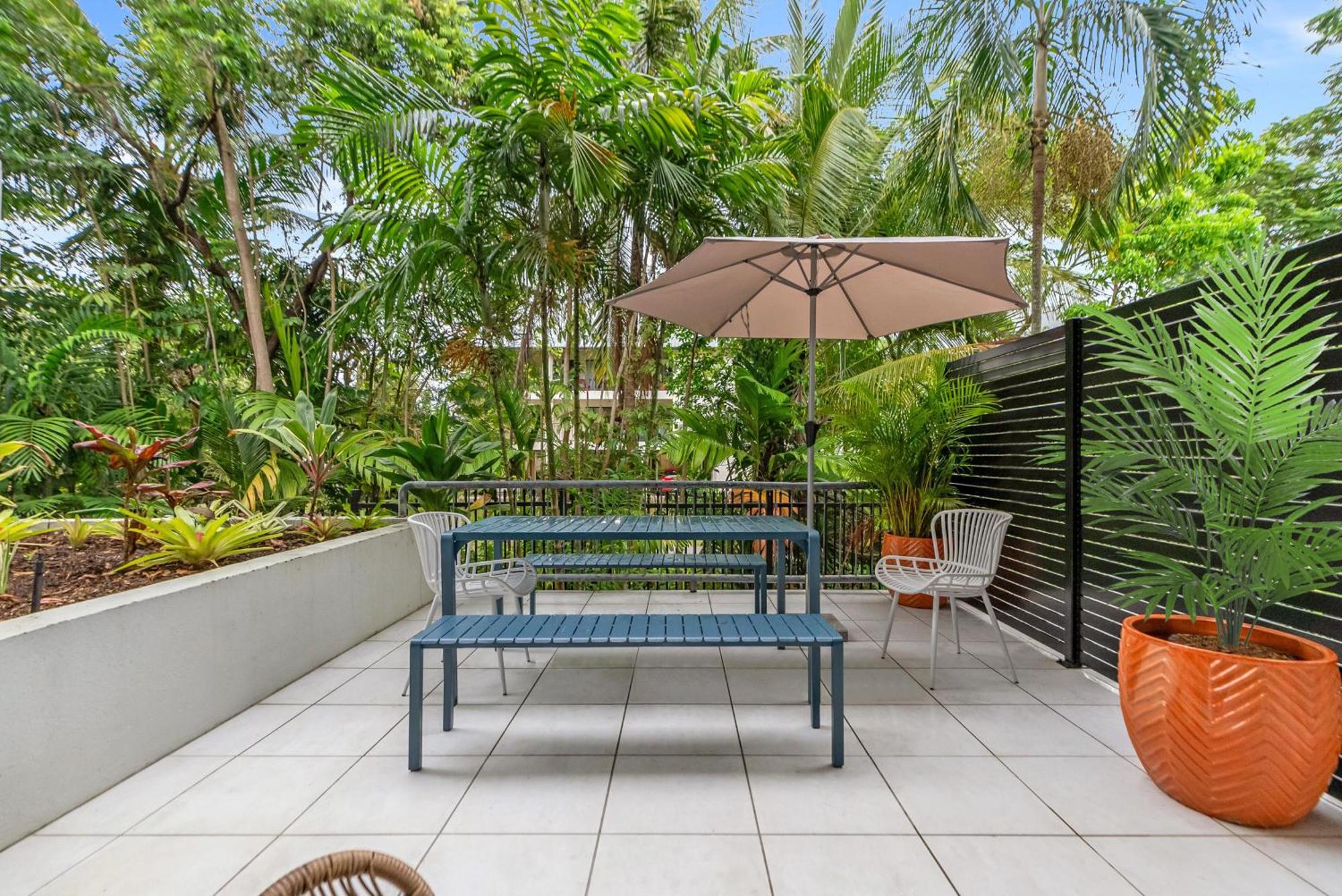 Leafy Solace - A Contemporary Hideaway Apartamento
