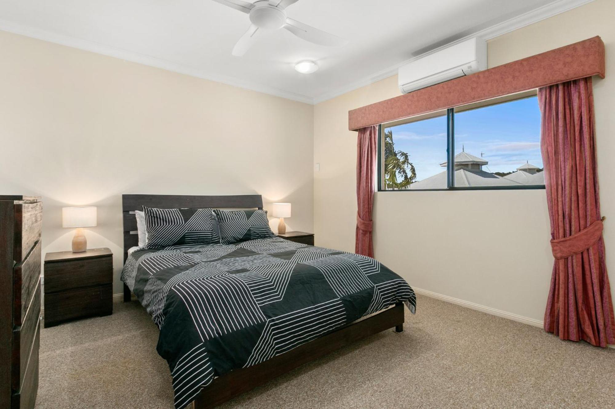 3 Bedroom 2 Bathroom, 5 Minute Walk To Esplanade Cairns