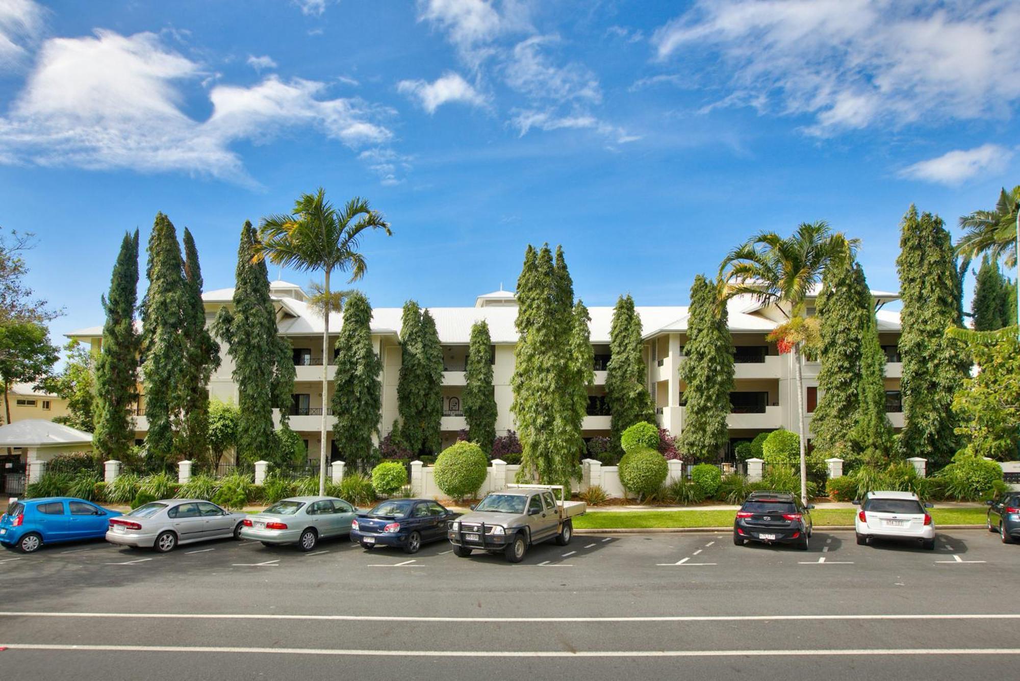 Apartment 3 Bedroom 2 Bathroom, 5 Minute Walk To Esplanade