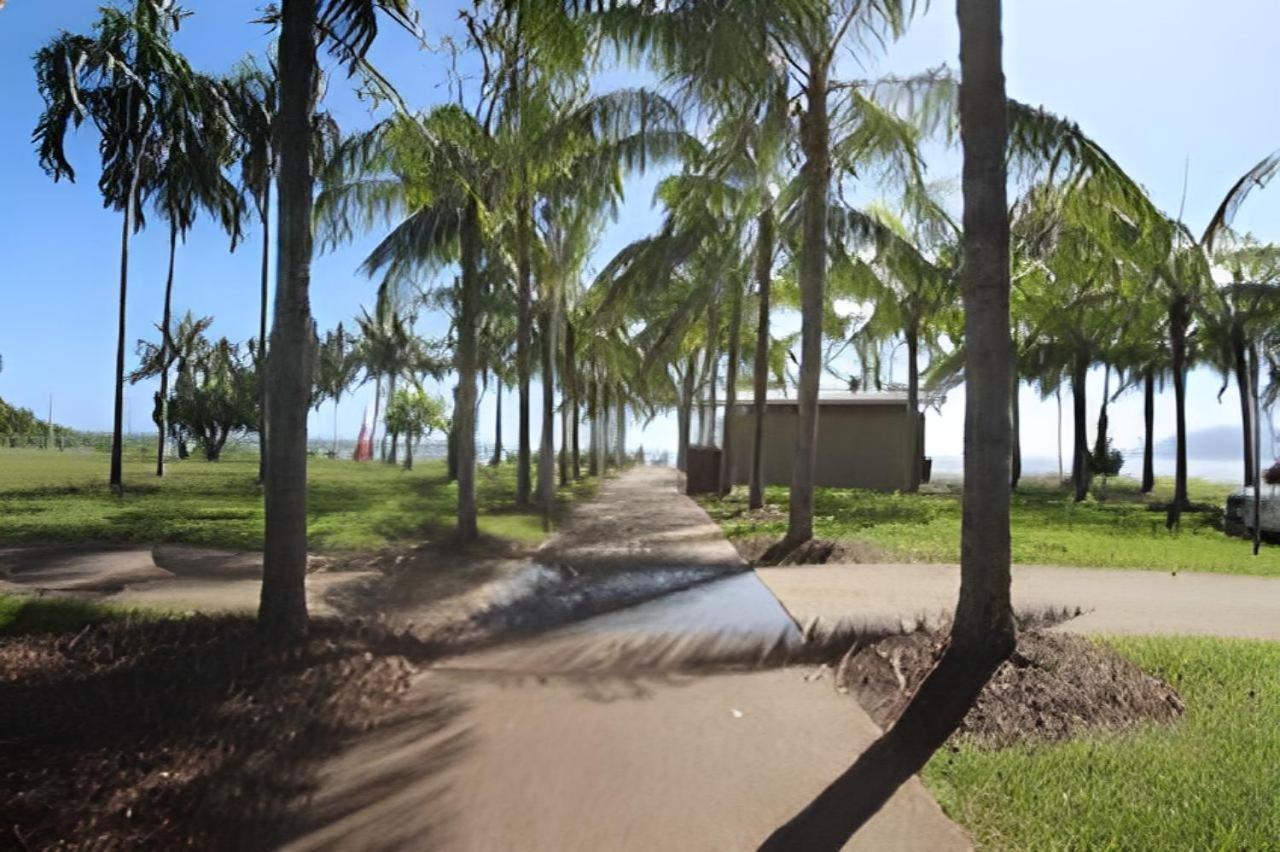 3 Bedroom 2 Bathroom, 5 Minute Walk To Esplanade Apartment Cairns