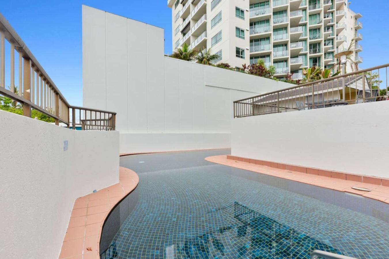 Aquarius Esplanade Retreat Apartment Cairns