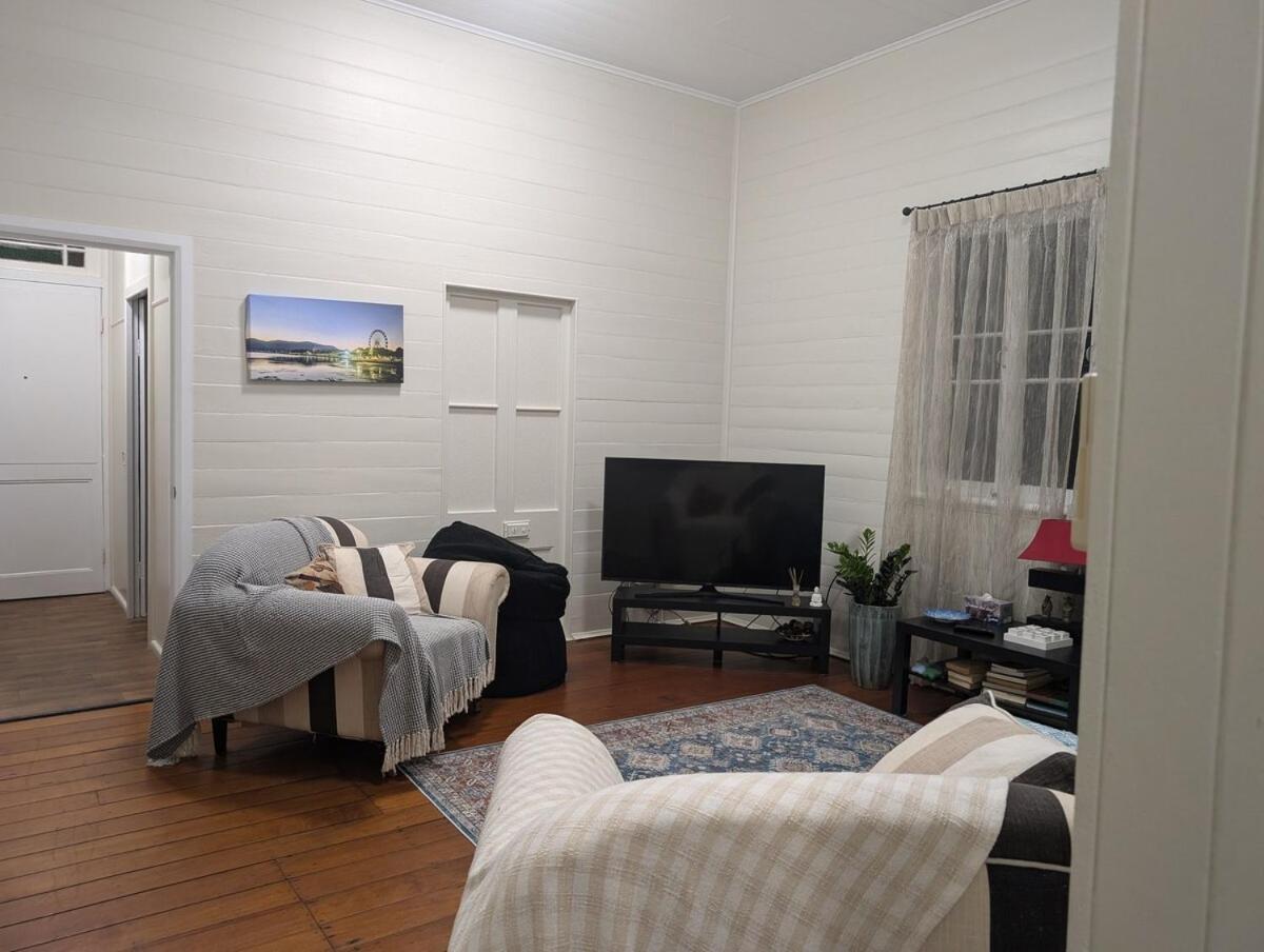The Quinn - Inner Classic Queenslander Holiday home Cairns