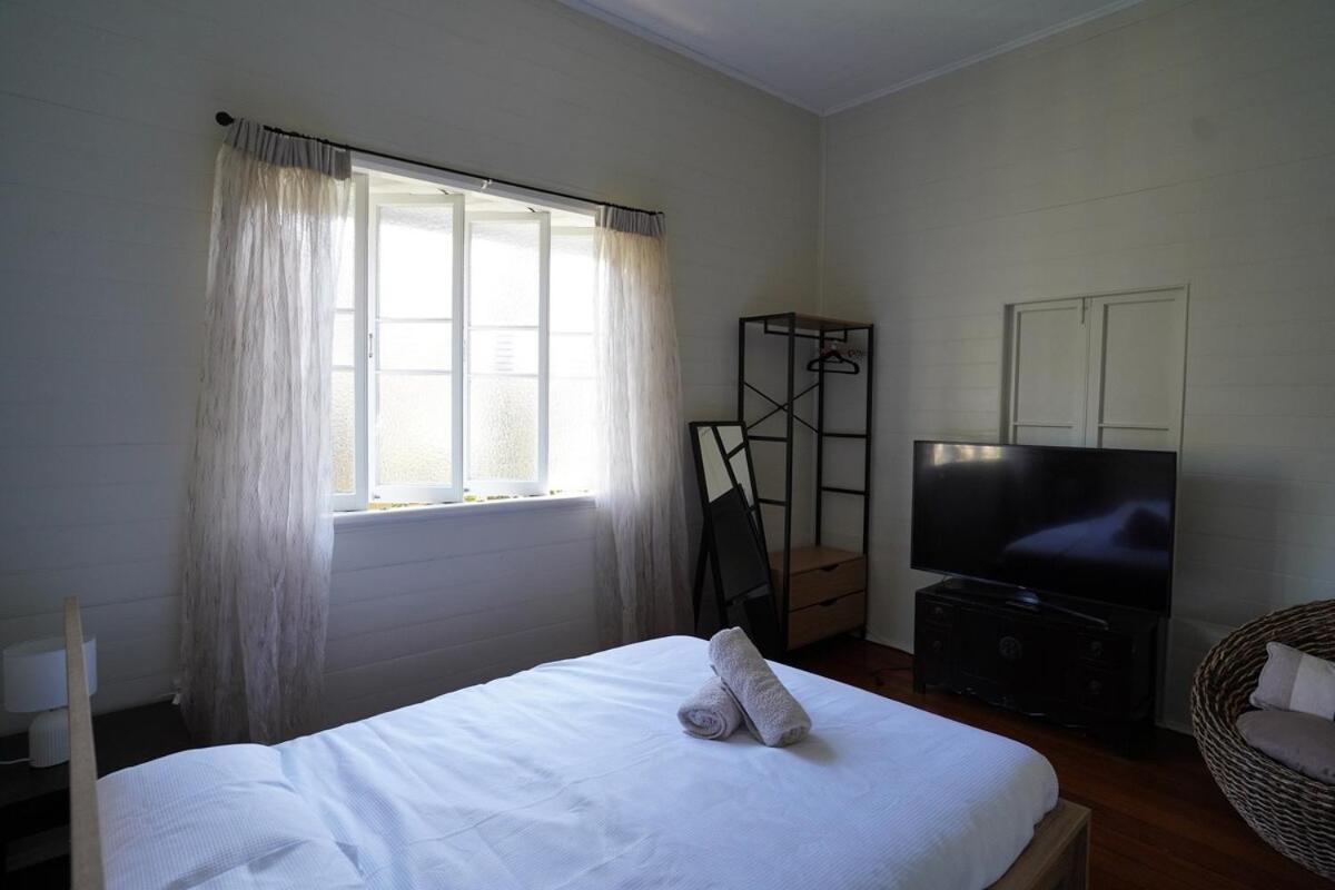 The Quinn - Inner Classic Queenslander Holiday home *