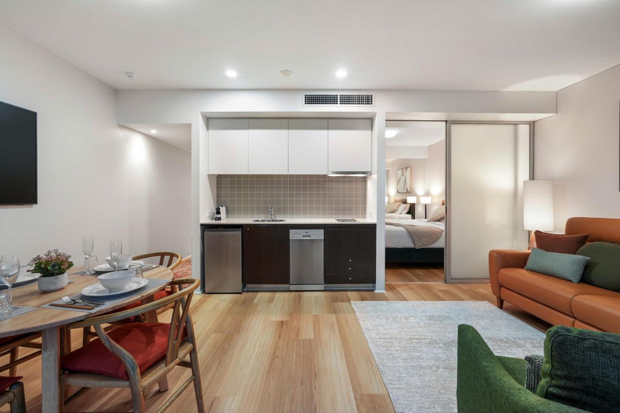 Absolute Waterfront - Enjoy Exceptional Lifestyle * Cairns