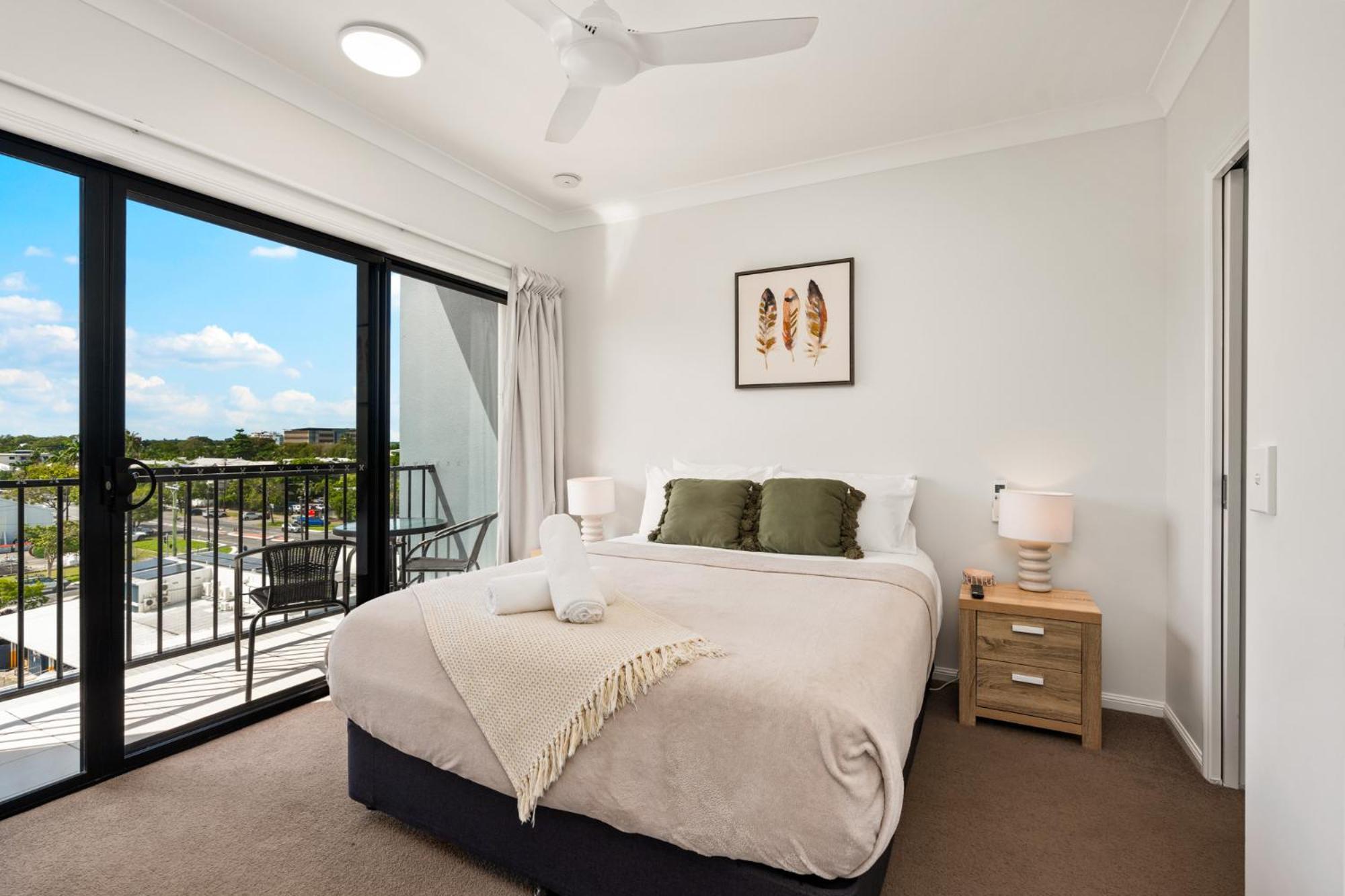 Penthouse - Private Rooftop Outdoor Gym, & Tv Area With Sunset & Mountain Views Cairns