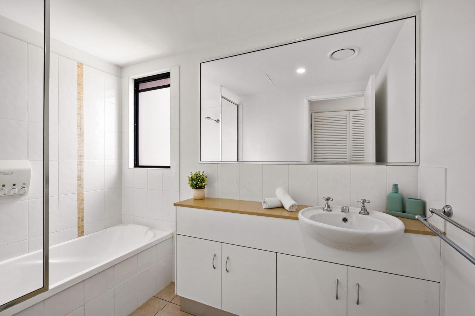 Penthouse - Private Rooftop Outdoor Gym, & Tv Area With Sunset & Mountain Views Cairns
