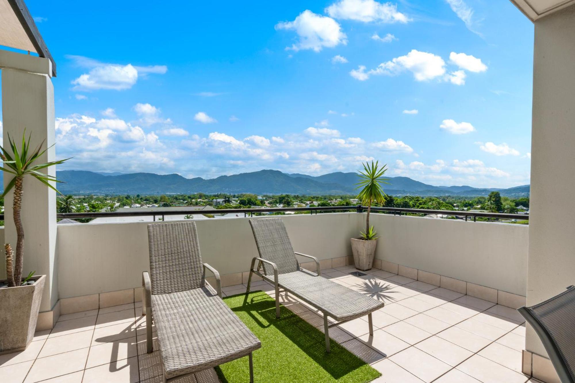 Penthouse - Private Rooftop Outdoor Gym, & Tv Area With Sunset & Mountain Views Apartment