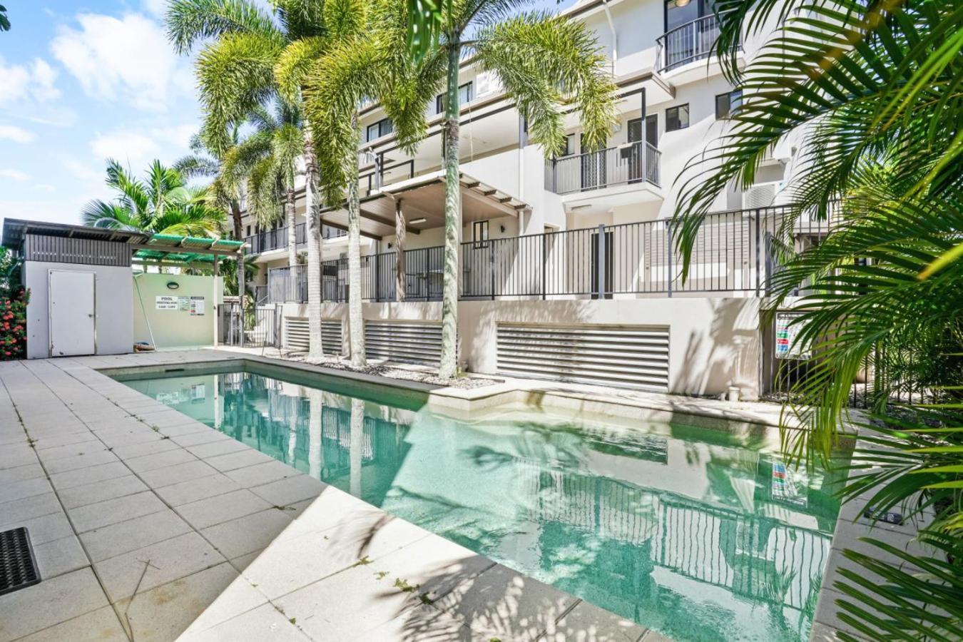 Apartment Seabreeze Loft- 2km To Centre. 4km To Airport *