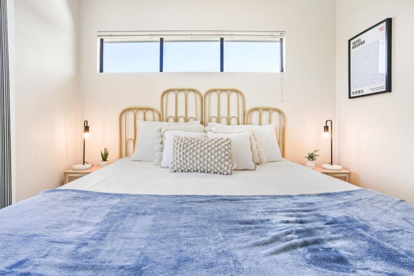 Apartment Seabreeze Loft- 2km To Centre. 4km To Airport