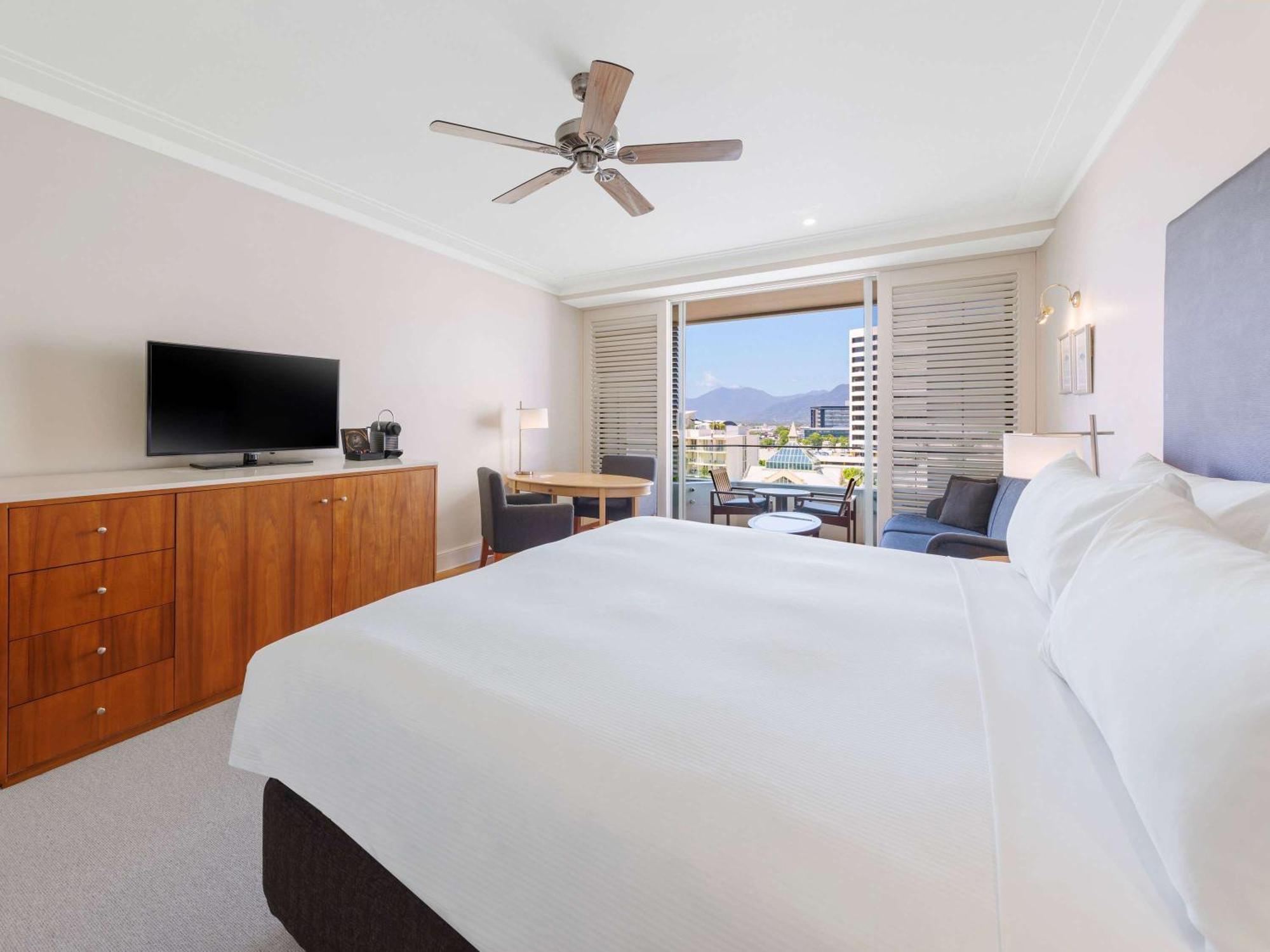 Pullman Reef Casino Hotel