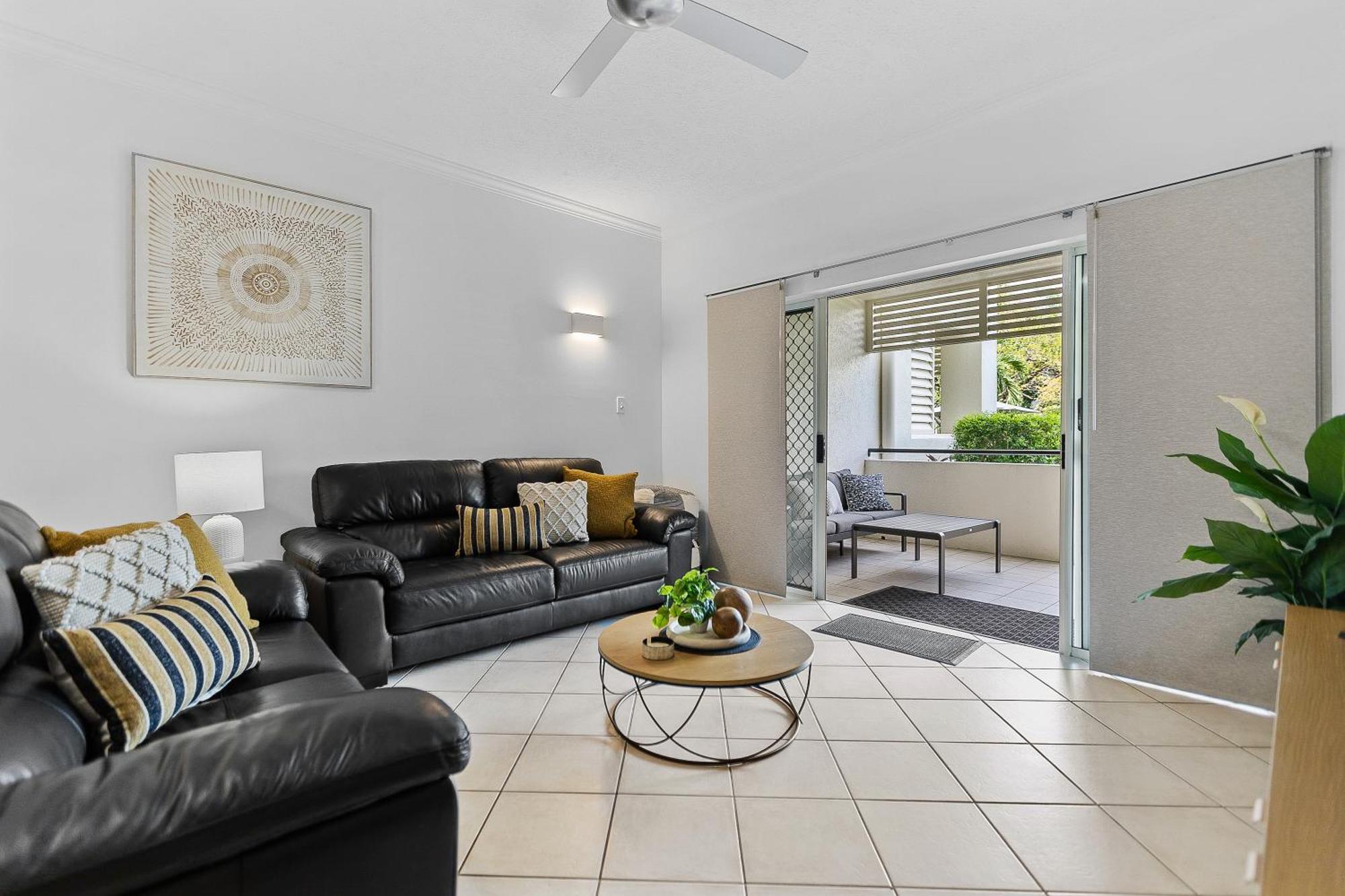 Cozy 3-bedroom Oasis With Pool Access In Apartment Cairns