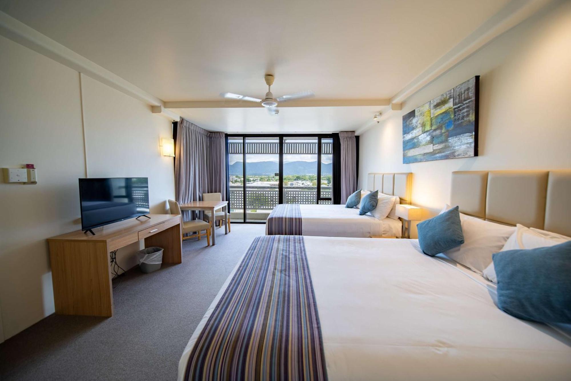 Rydges Esplanade Hotel Cairns