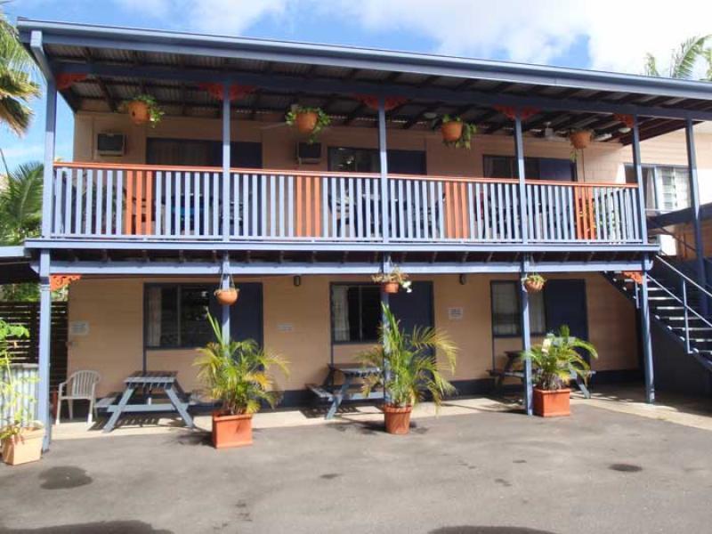 Hostel Castaways Backpackers *