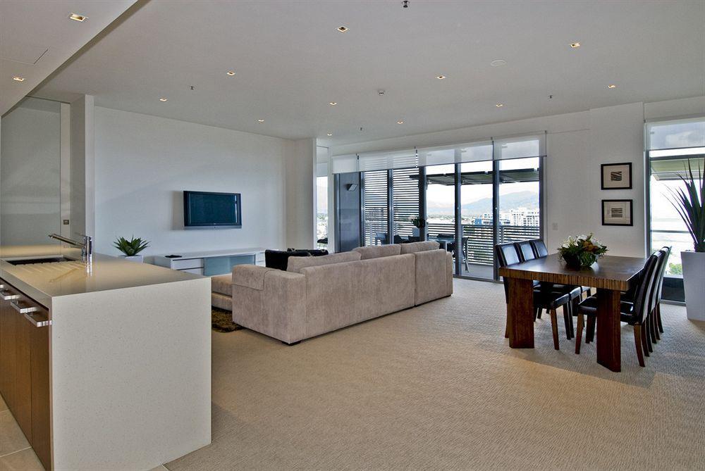 Private 4* Cairns