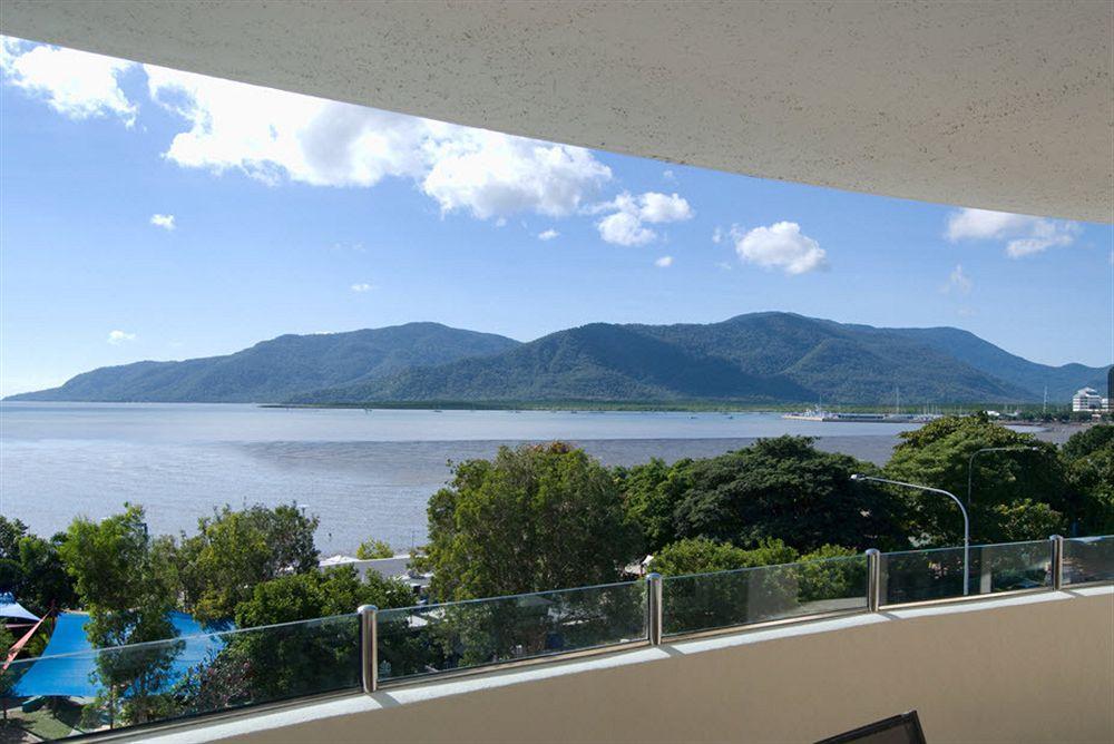Waters Edge 5*