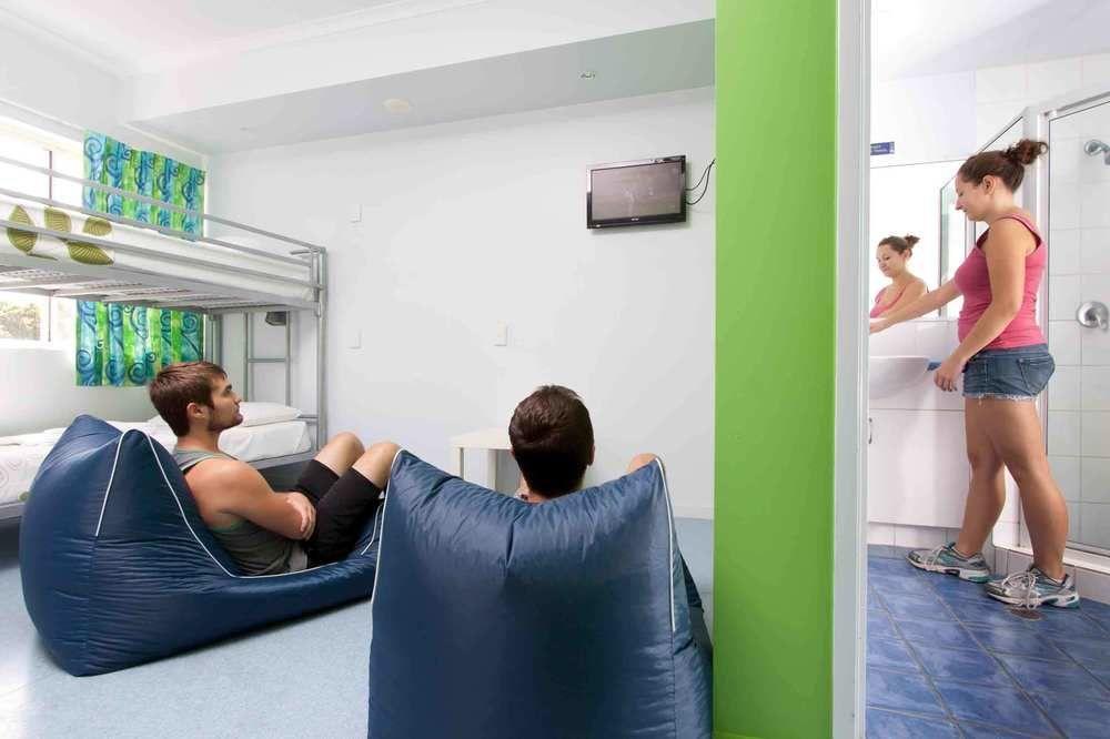 Yha Hostel *