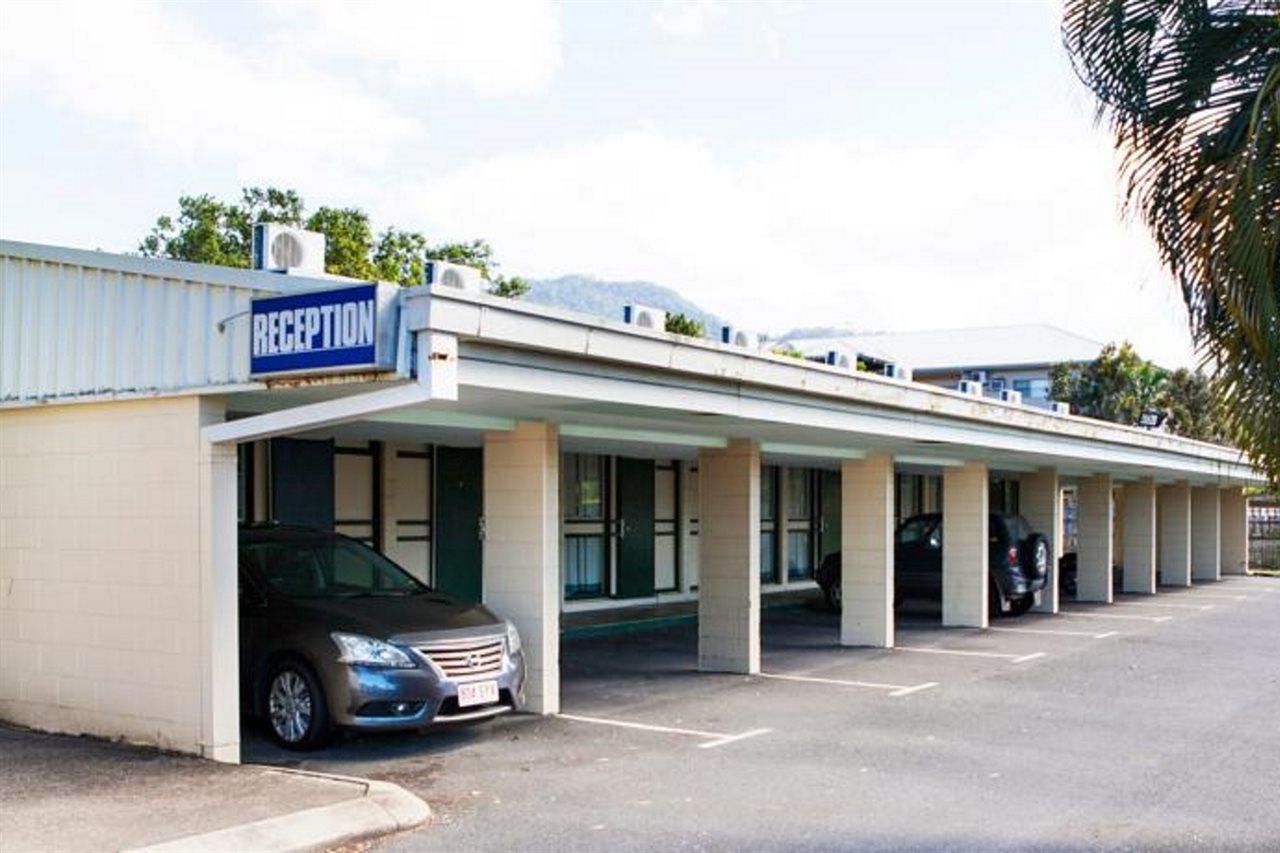 Hotel Nightcap At Edge Hill Tavern Cairns