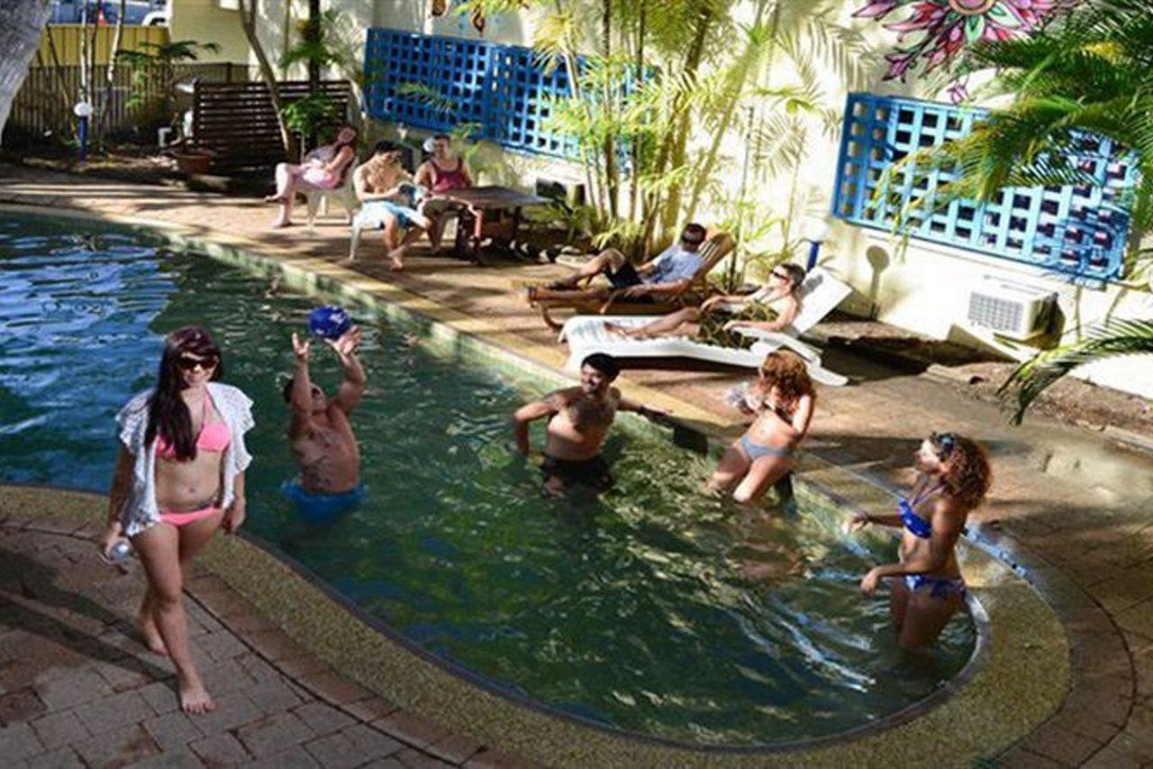 Hostel Mad Monkey Village *