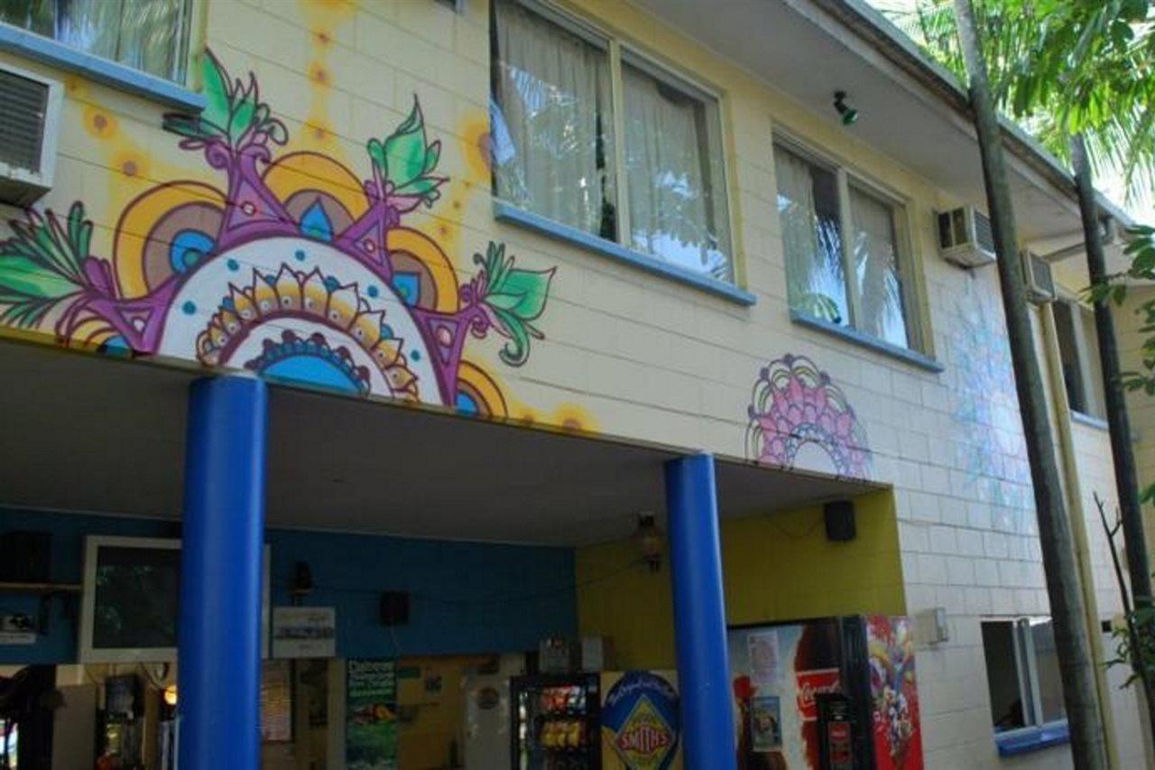 Hostel Mad Monkey Village *