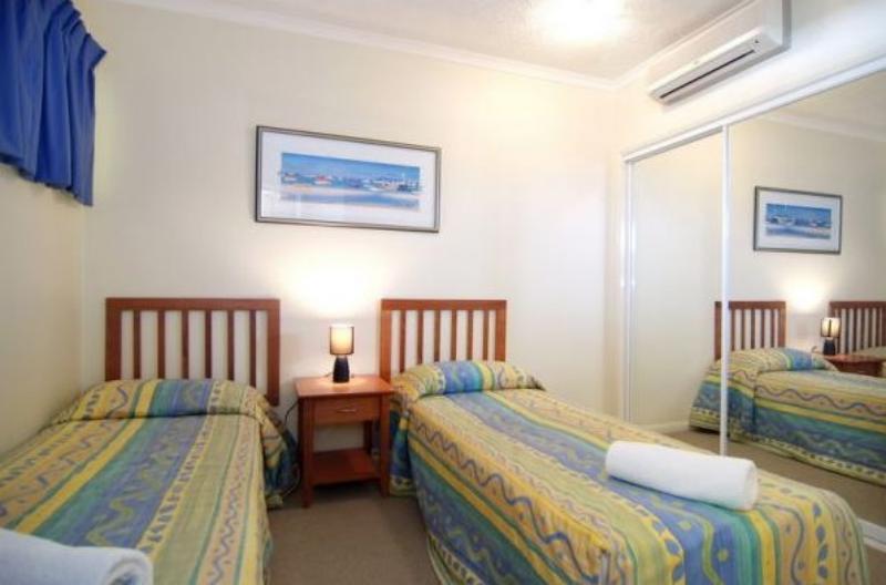 North Cove Waterfront 4*