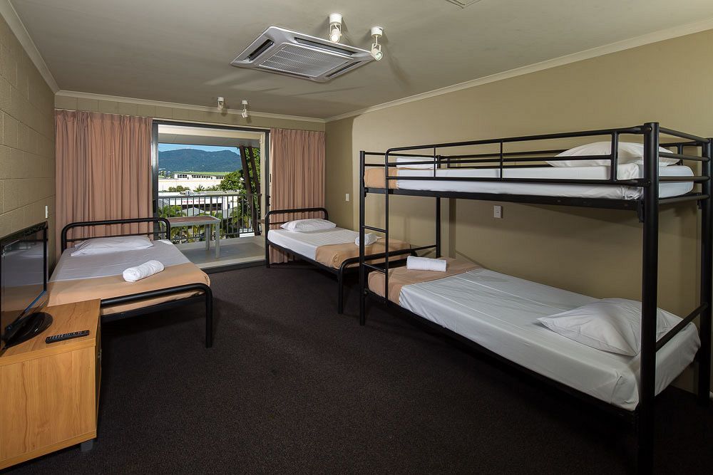 Gilligan's & Hostel Cairns
