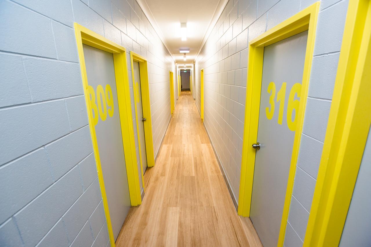 Mad Monkey Village Hostel Cairns
