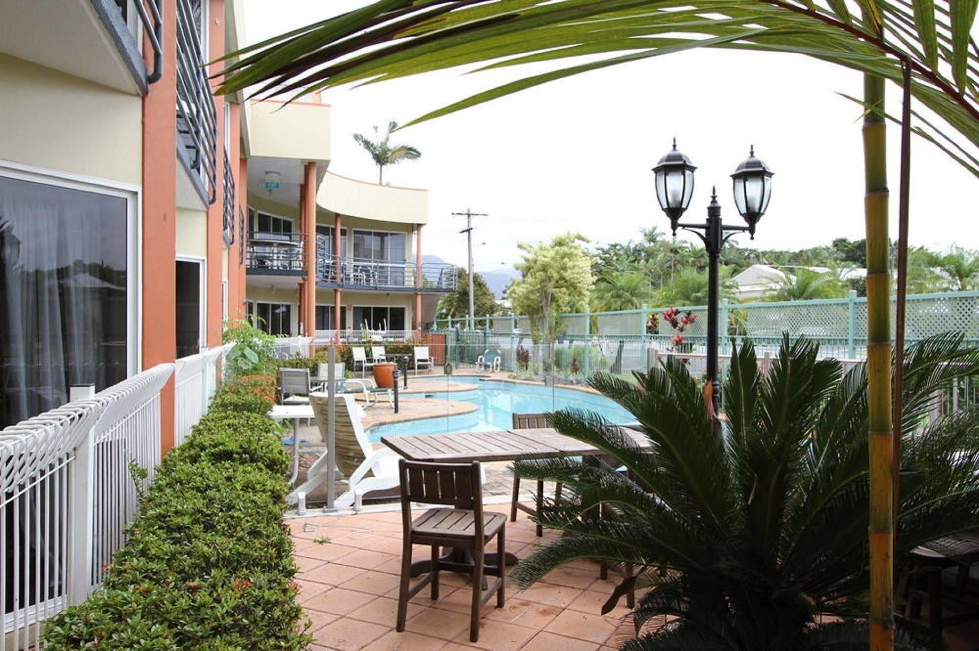 Tropical Queenslander Motel Cairns