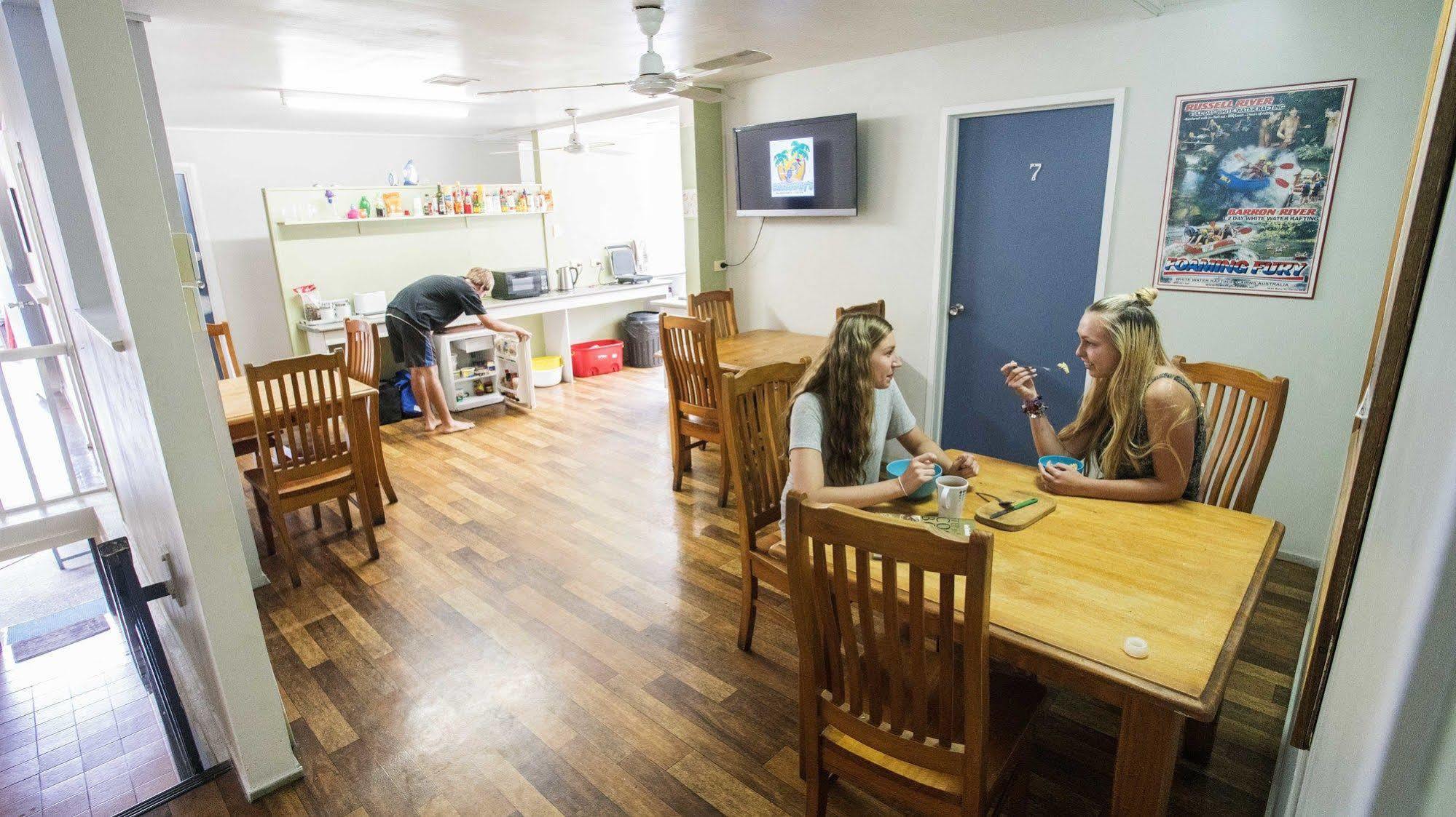 Castaways Backpackers Hostel