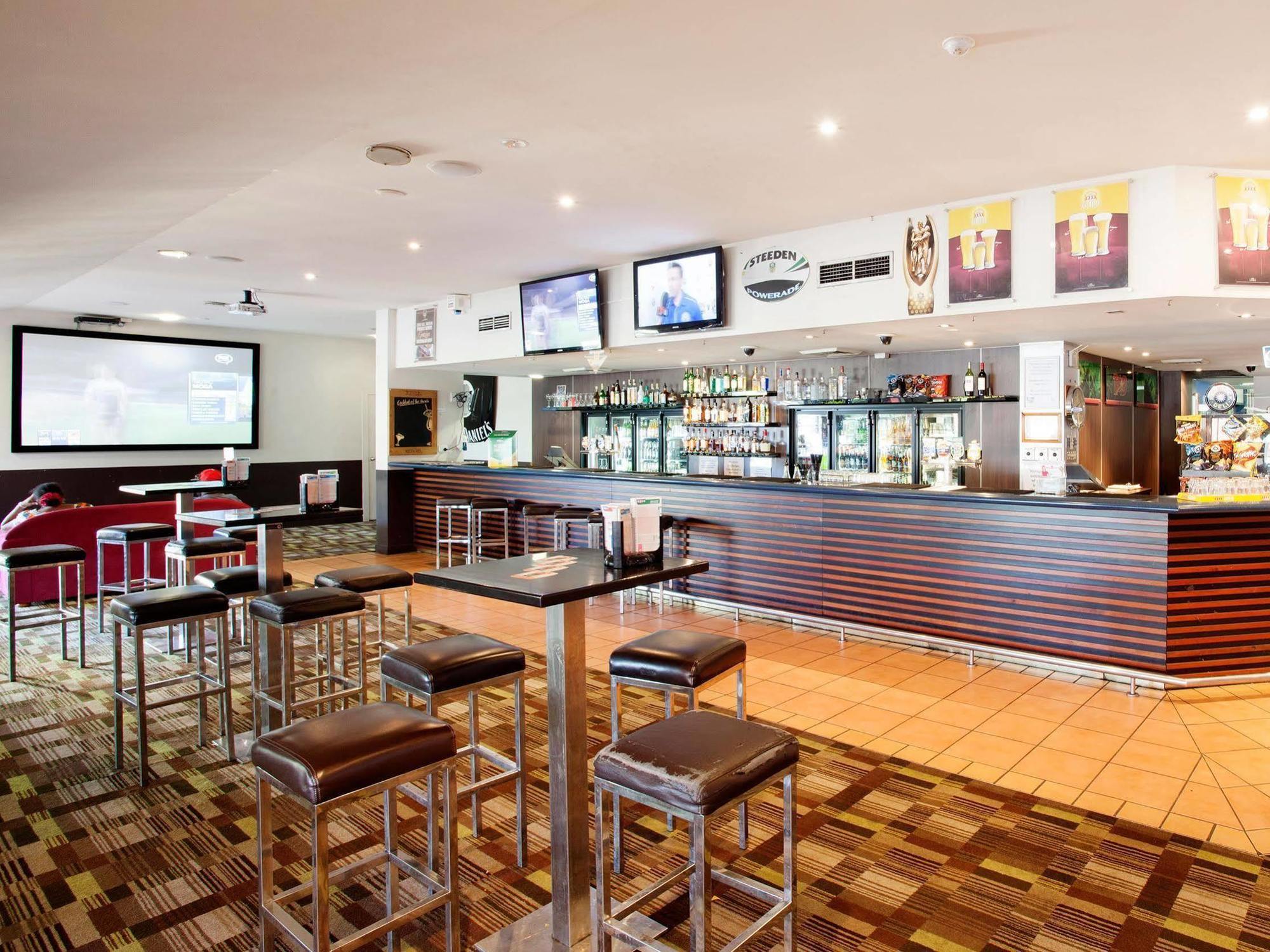 Hotel Nightcap At Edge Hill Tavern 3*