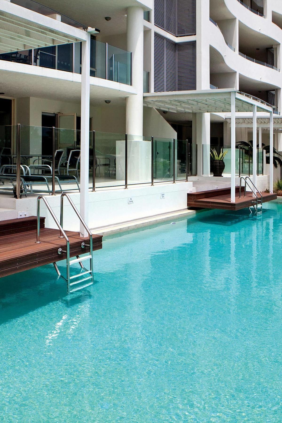 Waters Edge 5* Cairns