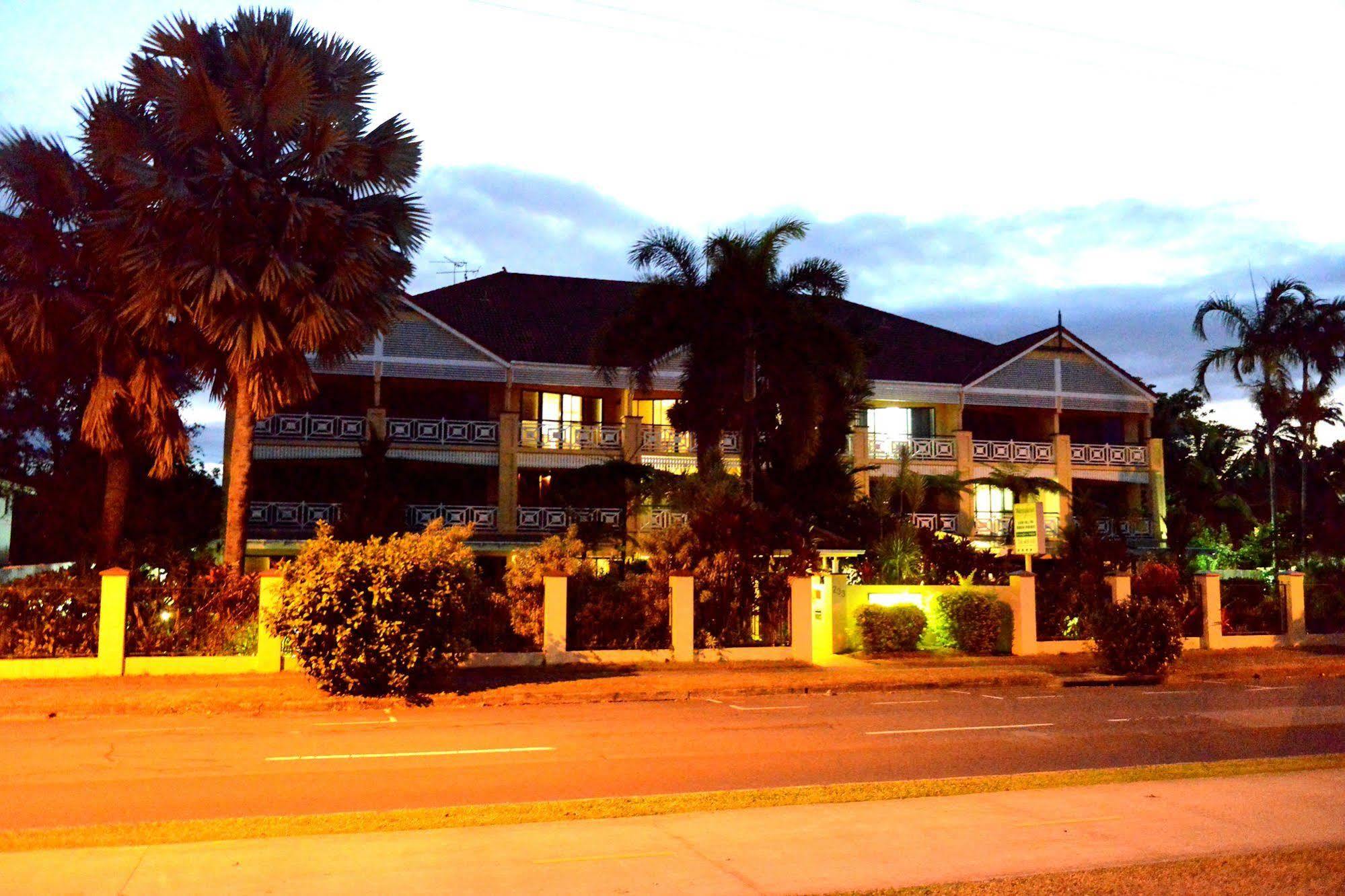 Aparthotel Waterfront Terraces Cairns