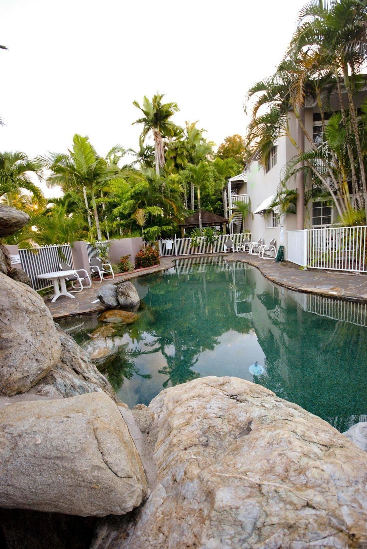 Reef Palms Motel