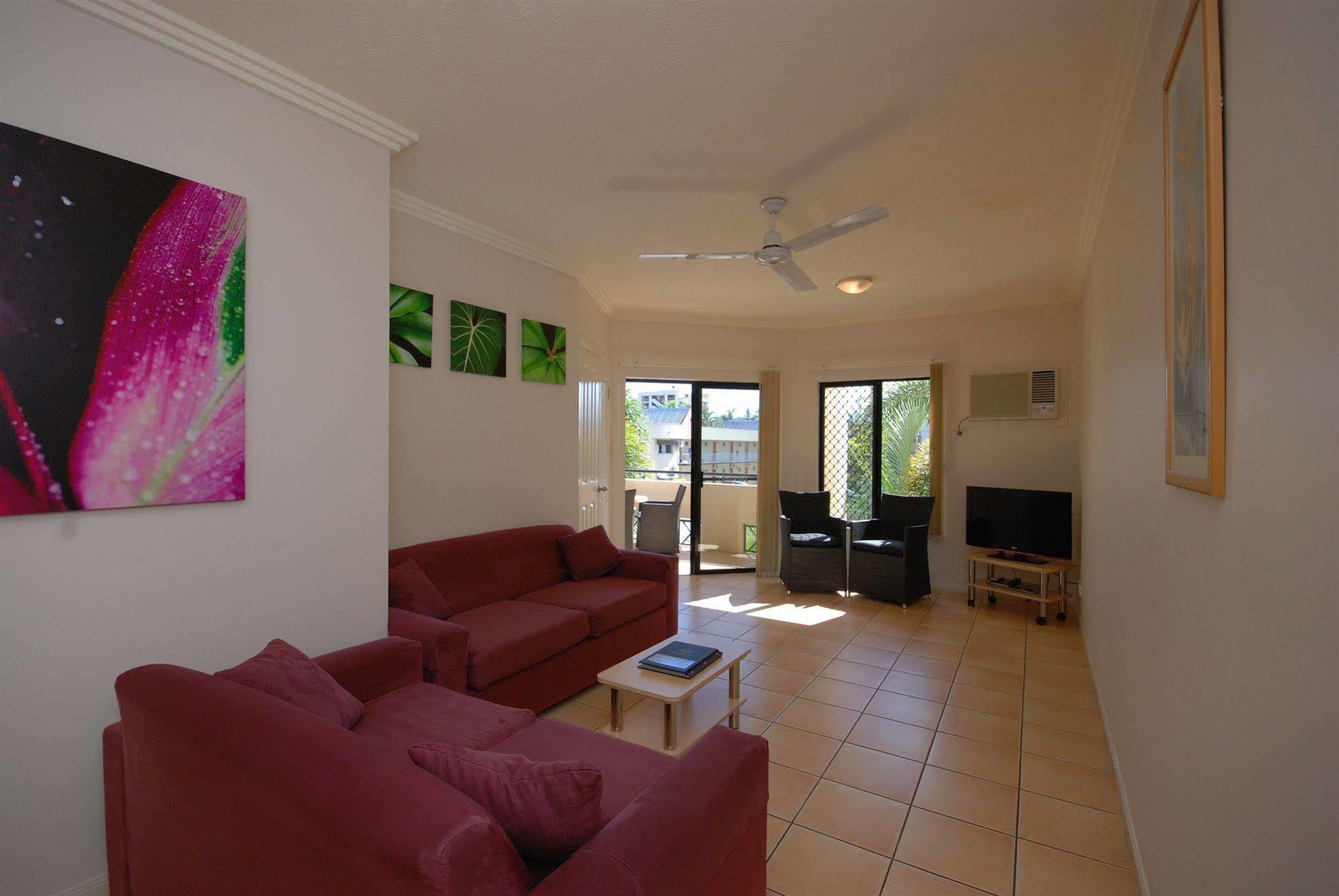Aparthotel Plaza 4*