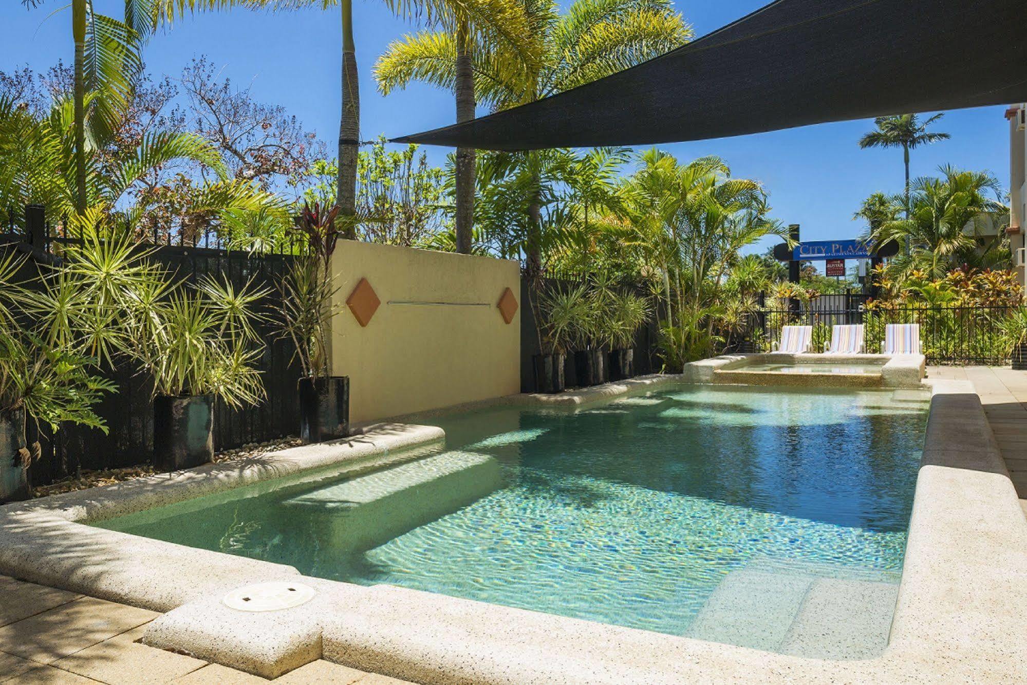 Plaza Aparthotel